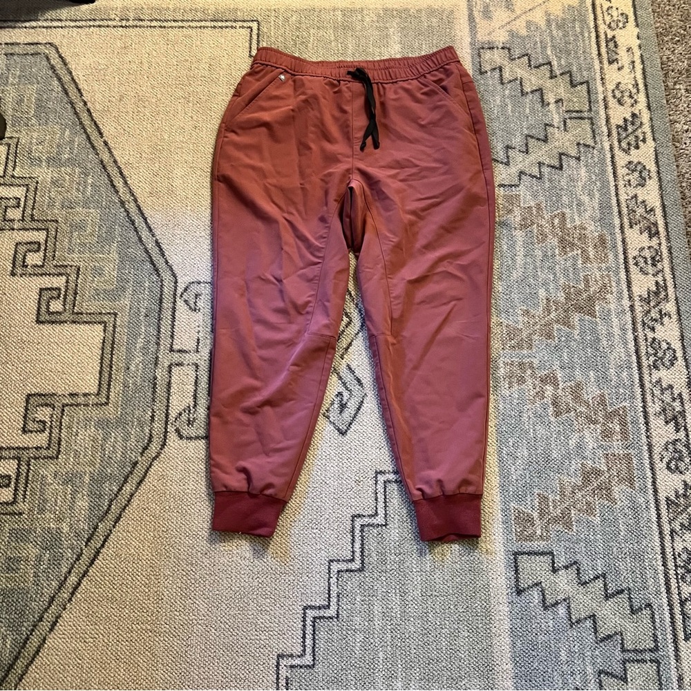 FIGS Men's Mauve Tansen Jogger, Size Large